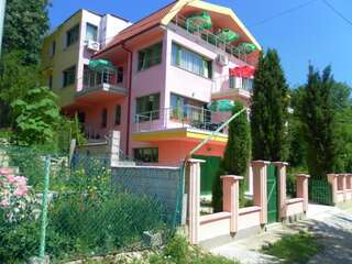 Гостевой дом Villa Mari Guest Rooms Золотые Пески-3